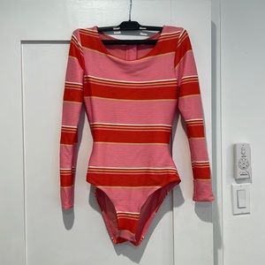 Billabong red pink stripe surf one-piece “Tanlines bodysuit Rashguard”